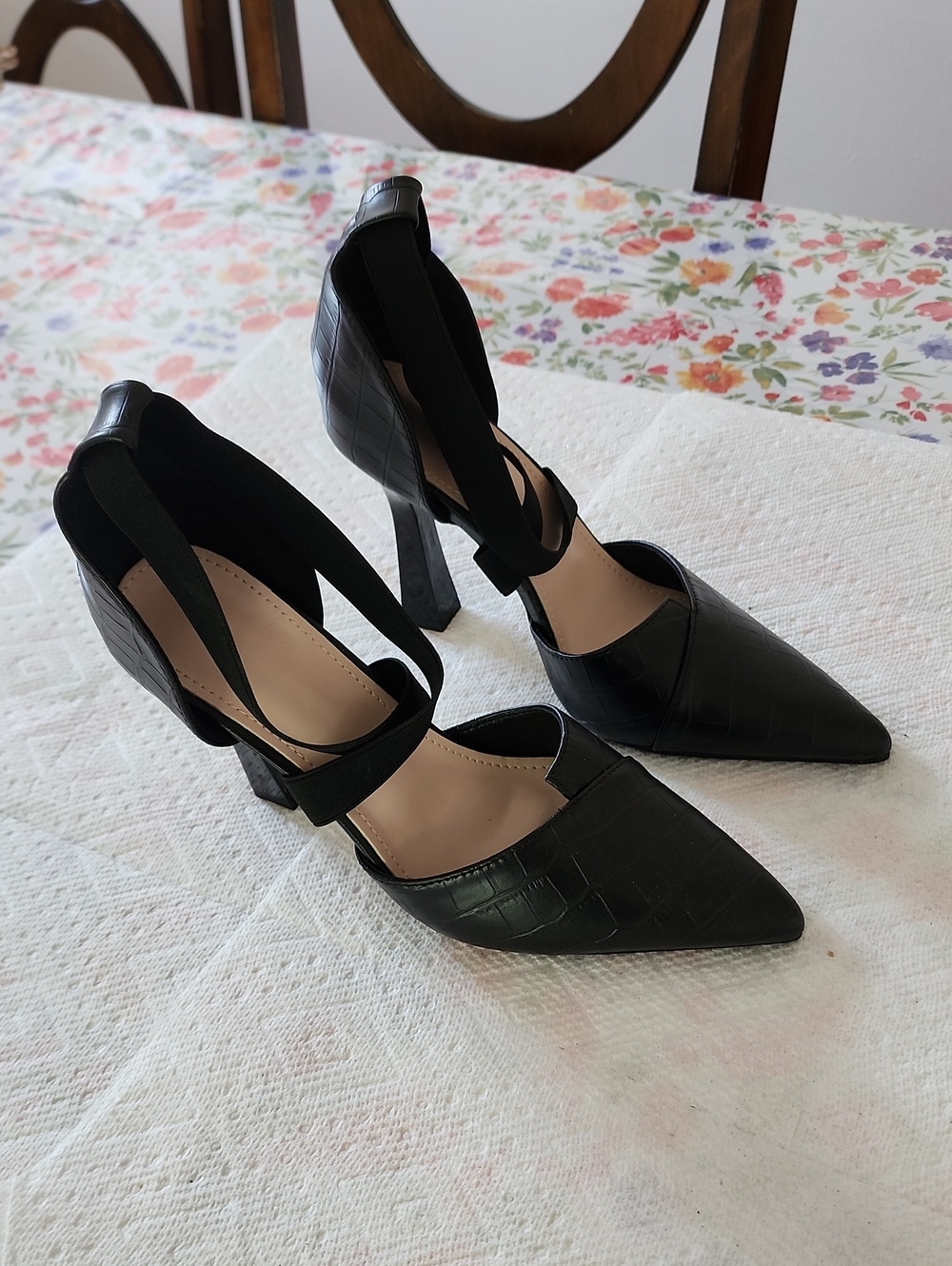 Women's Black Pointed Toe Heels with Ankle Straps